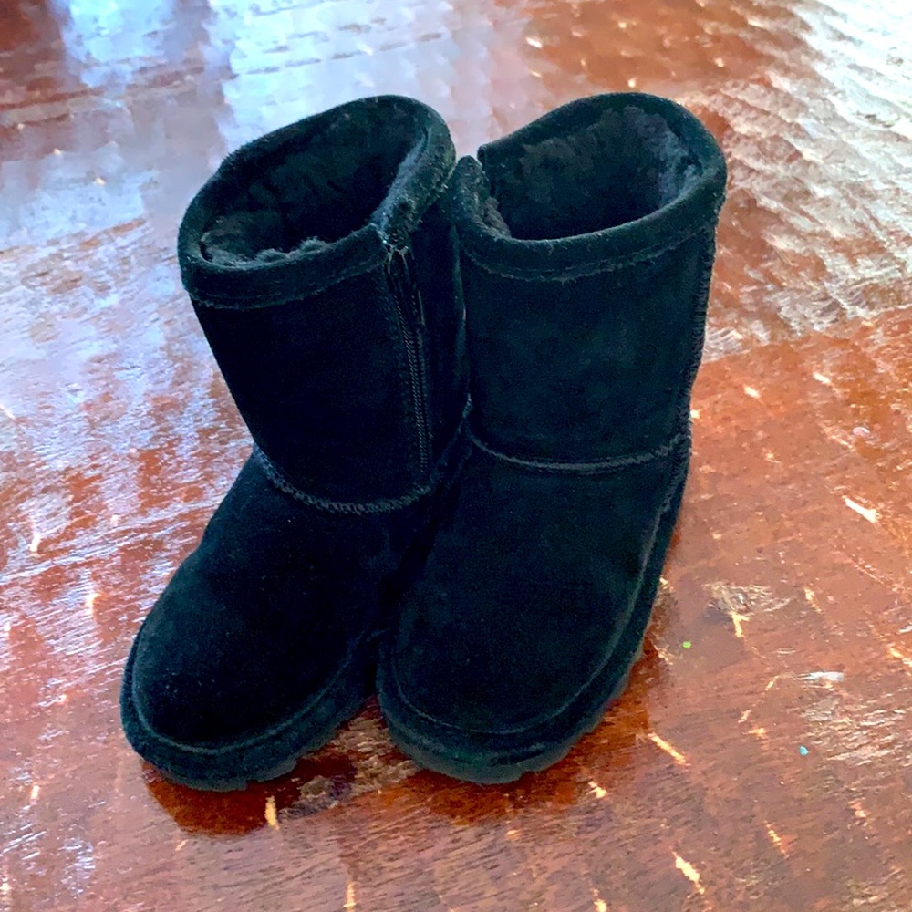 Brand new BearPaw black suede zipper boots fur lined size 7